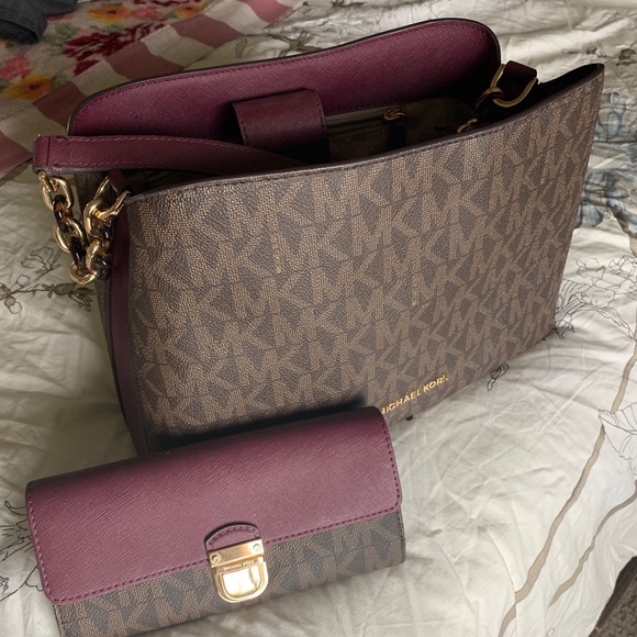 Michael Kors Handbags - Michael Kors Portia Purse with matching Wallet Michael Kors Handbags - Michael Kors Portia Purse with matching Wallet